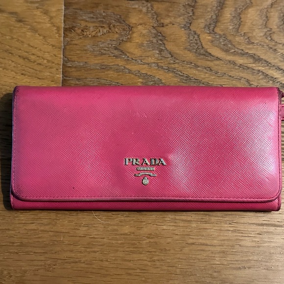 Authentic Prada pink wallet - Picture 1 of 9